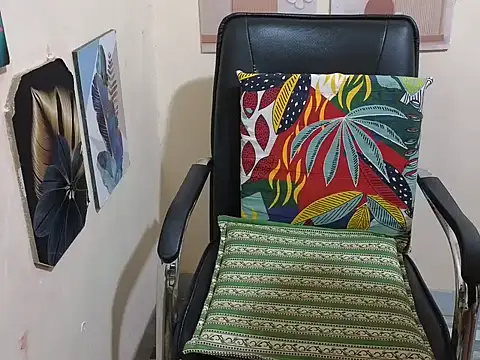 Sweetest_Zara18xx's cam snapshot