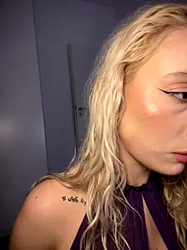 Ella_Charm's cam snapshot