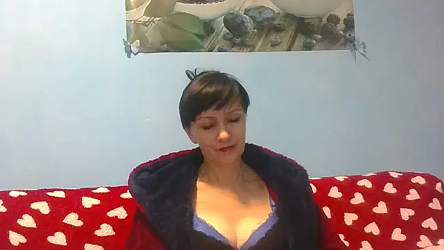 IffetLove42's cam snapshot