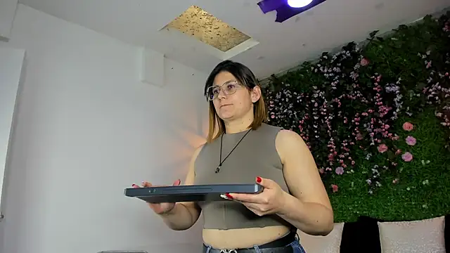 SarahDeyvis's cam snapshot