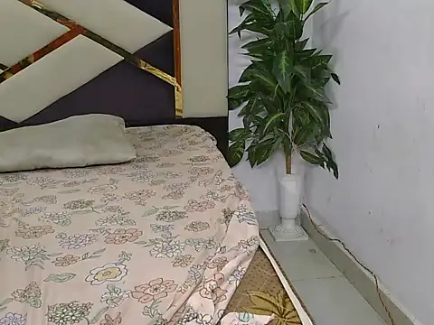 Lovelyy-couple live sex cam