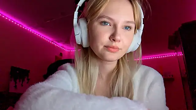 KarinRobertson's cam snapshot