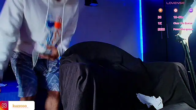 kuzzcoo live sex cam