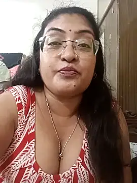 LAVERNIYA_'s cam snapshot