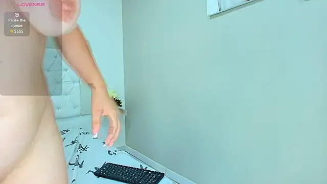 Lindacarterr_'s cam snapshot