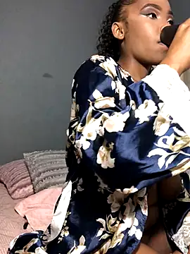 Nicole_Liam_'s cam snapshot