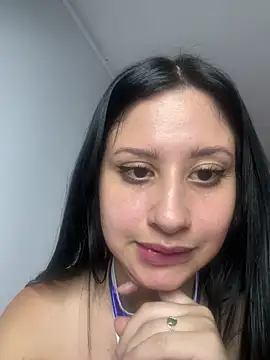 lucy_grey25's cam snapshot