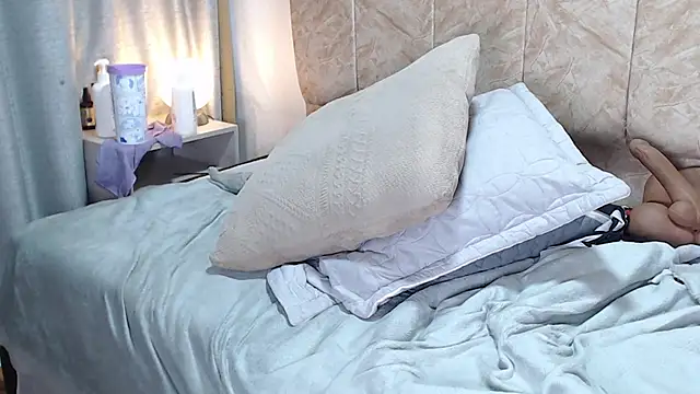 Zoe_Curvy's cam snapshot