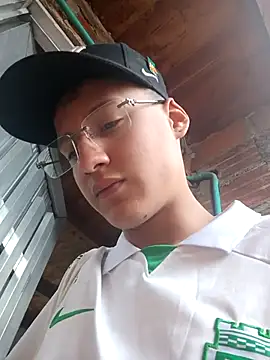 NoahLux live sex cam