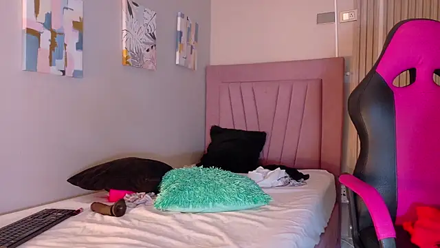 meli_peach1's cam snapshot