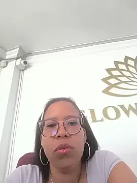 Ellasaenz's cam snapshot