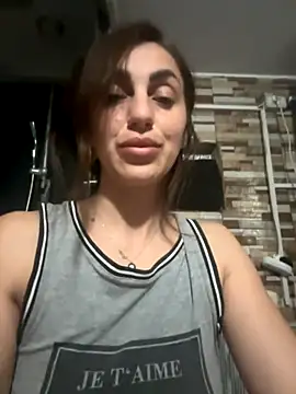 EmaSkyes live sex cam