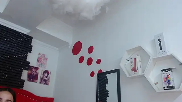 mila_fortune's cam snapshot