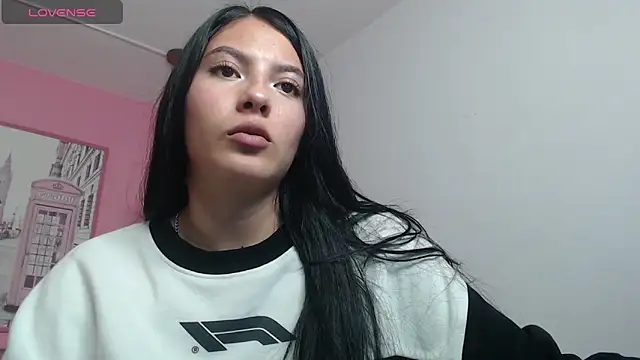 charlotte_jhonson_t_'s cam snapshot