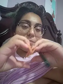 Lovelyrainn's cam snapshot