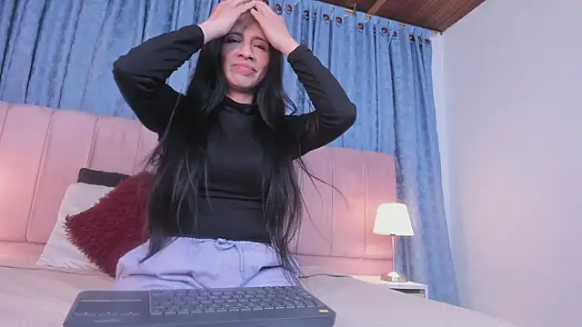 x_milu's cam snapshot