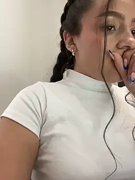 Alyha_Cortes's cam snapshot