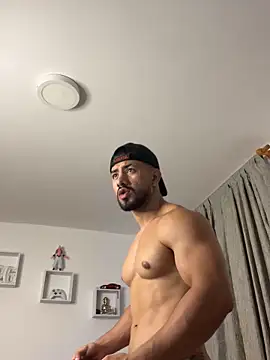 Ezzio_Scolaro live sex cam