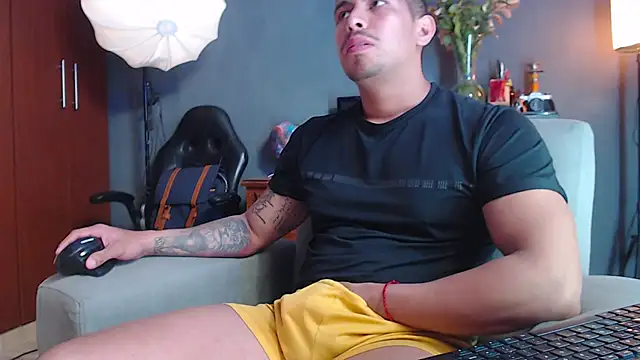 geirge_teacherxx's cam snapshot