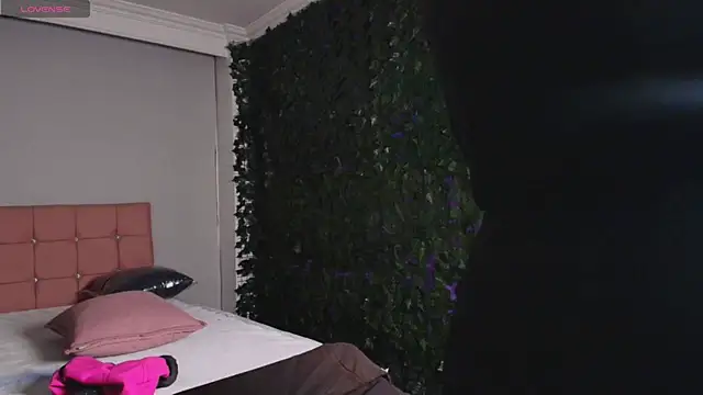 ScarletWard_'s cam snapshot