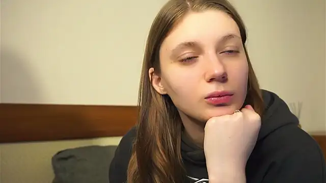 RoslynArcuo's cam snapshot