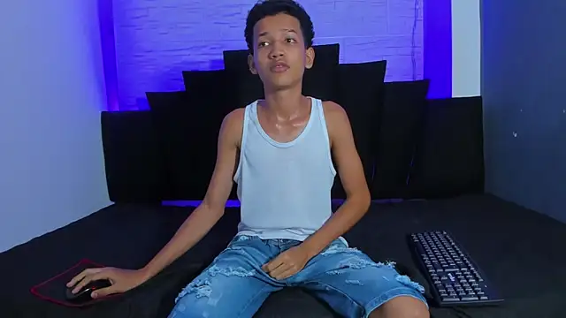 _Noah19 live sex cam