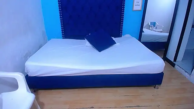 kinky_redhead18's cam snapshot