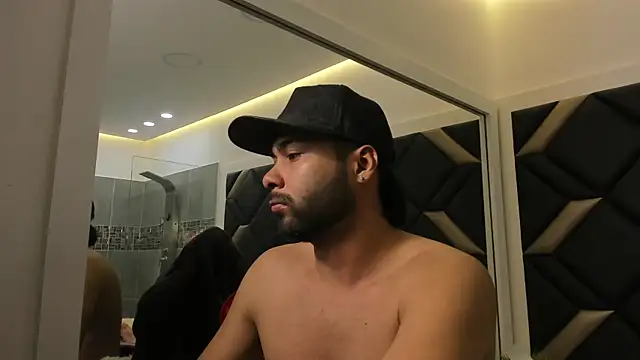 Hot_Threesomee's cam snapshot