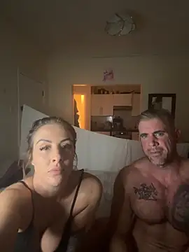 Spicycouple6969_'s cam snapshot