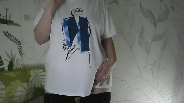 Catty_Lady's cam snapshot