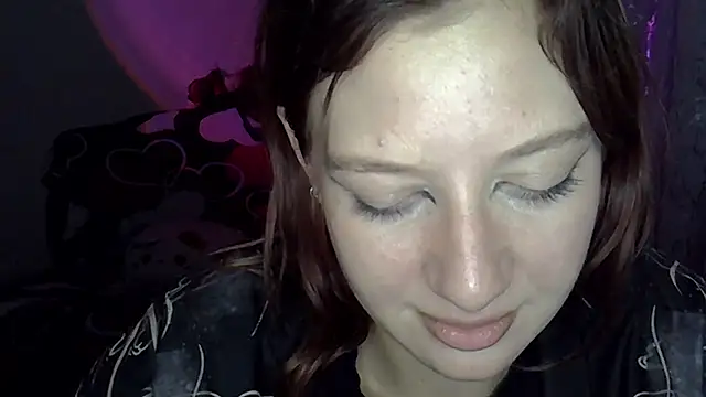 Lily_Ember's cam snapshot