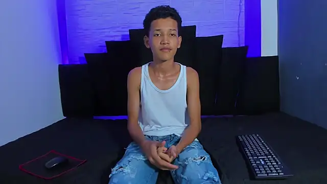 _Noah19 live sex cam