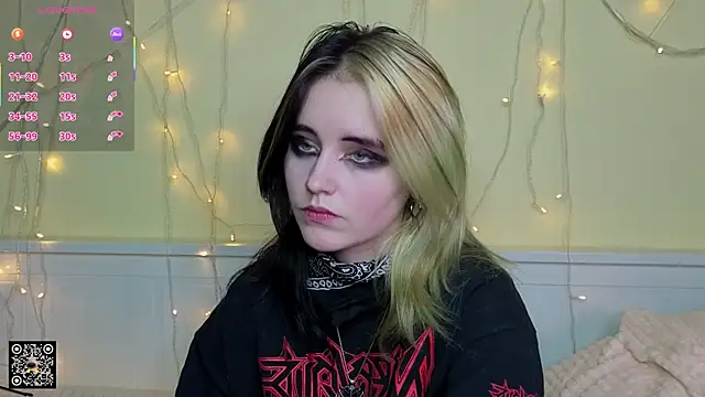 PortiaHedge's cam snapshot