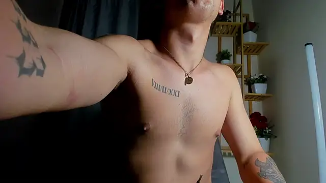 latiin_boy21's cam snapshot