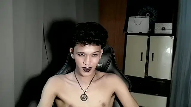 hugekenbigcock's cam snapshot