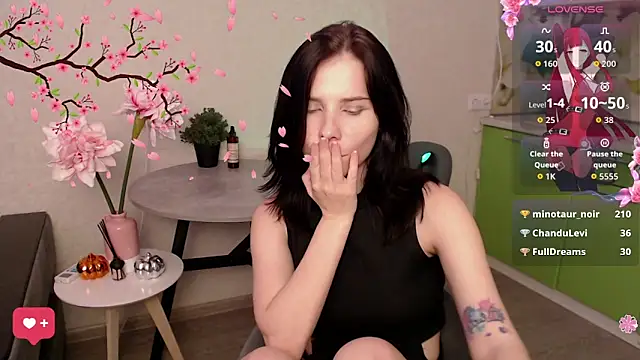 Mell_Hyees's cam snapshot