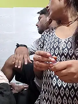 Zoya_Khaan live sex cam