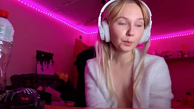 KarinRobertson's cam snapshot