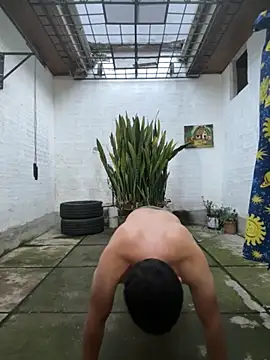 oliver_price1's cam snapshot