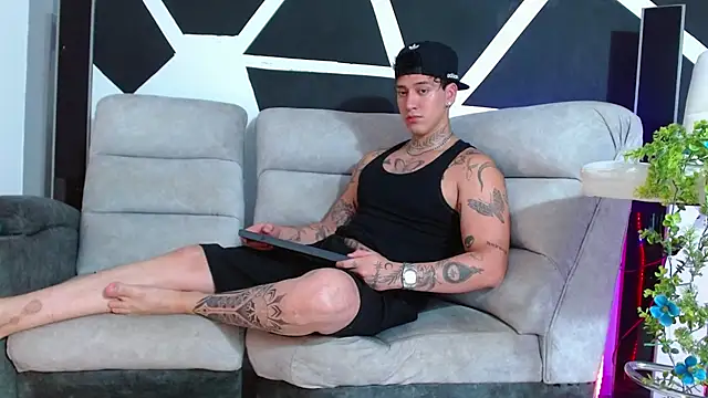 JUSTIN_FULLER1 live sex cam
