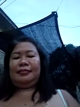 Lovelywoman43 live sex cam