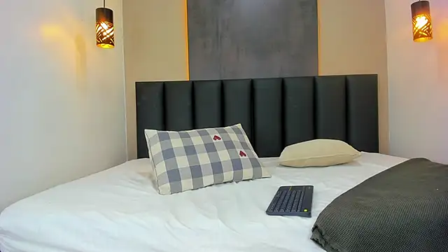 VaioletSinnz__'s cam snapshot