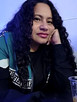 Yaya_watson's cam snapshot