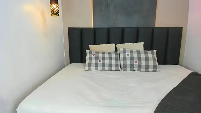 VaioletSinnz__'s cam snapshot