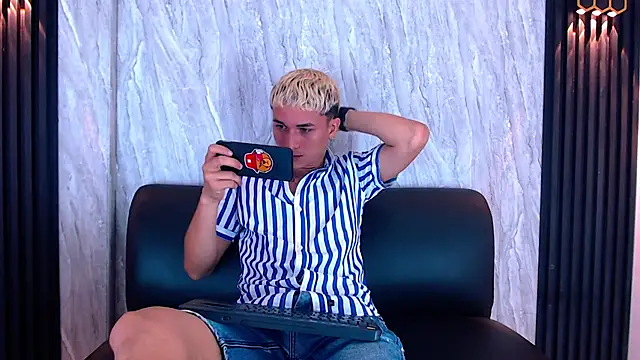 jeic_18's cam snapshot