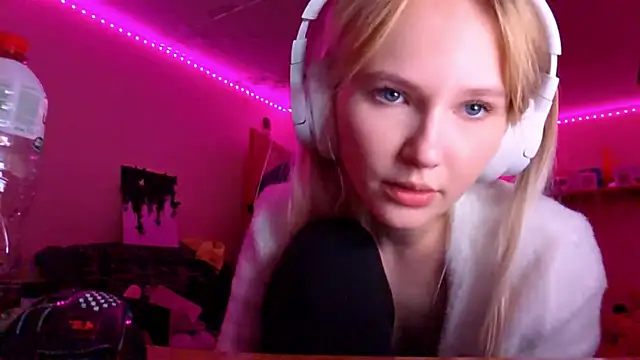 KarinRobertson's cam snapshot