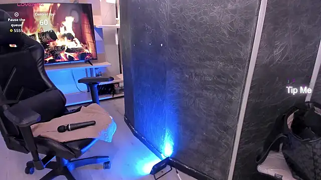 LunaBaker-1's cam snapshot