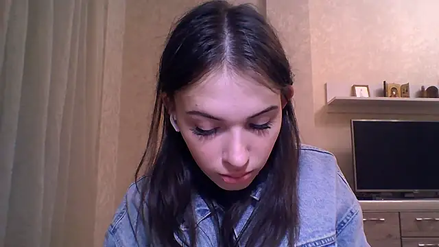 CeyaLier's cam snapshot