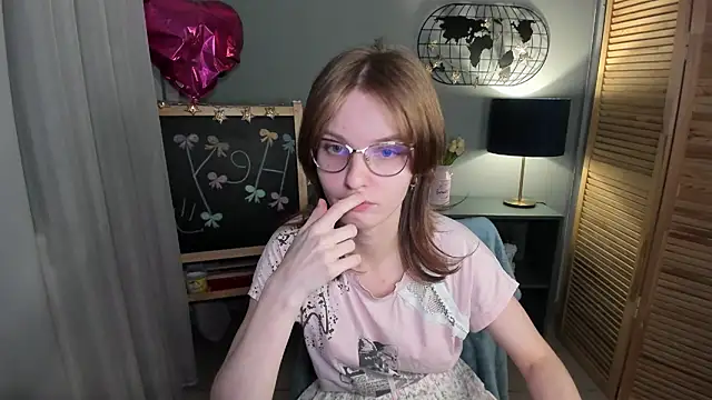 Madelaineses's cam snapshot