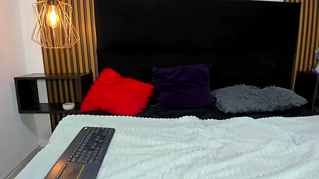 Mia_casttelanos's cam snapshot